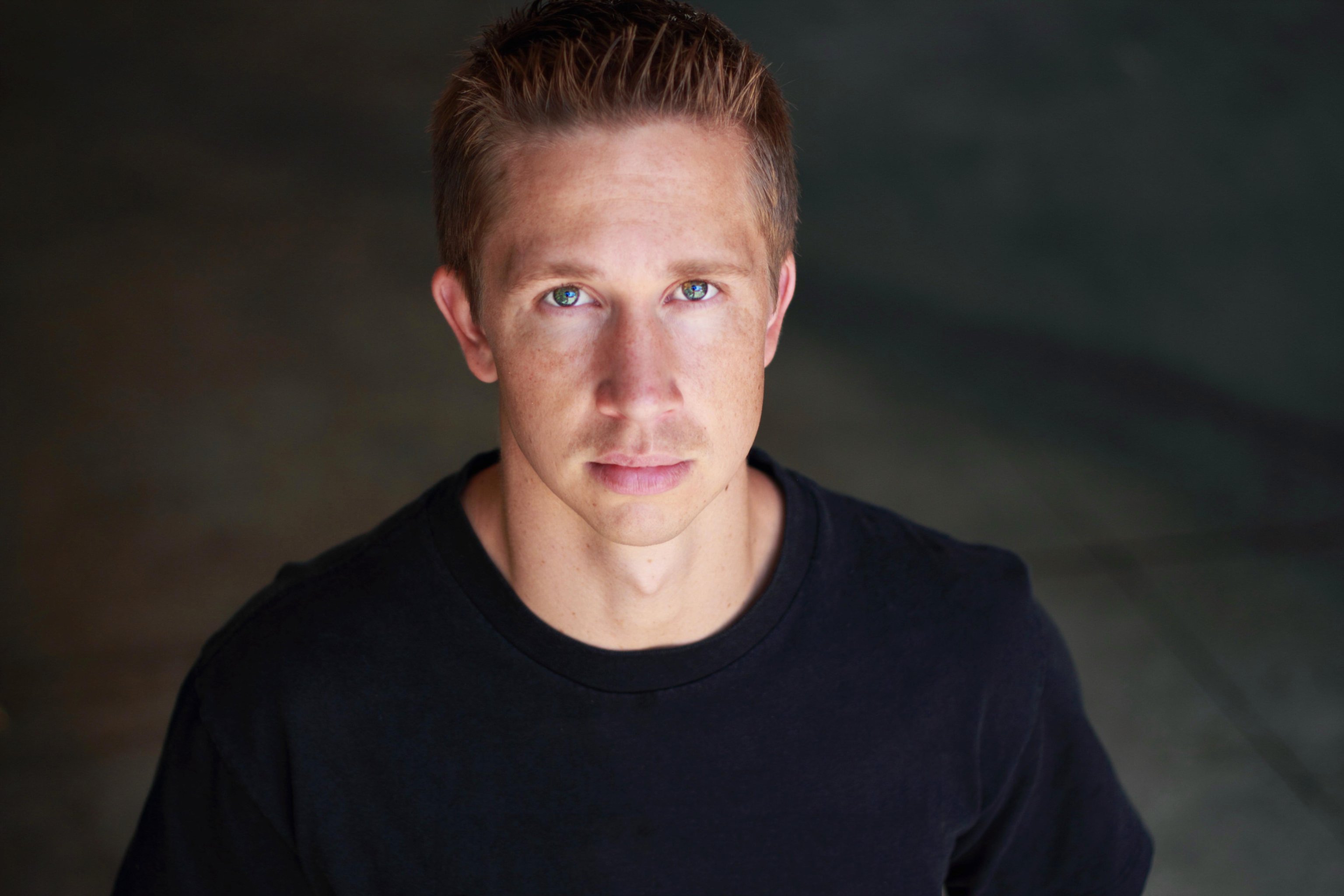 Фото - Робби Корбет: 3072x2048 / 325 Кб