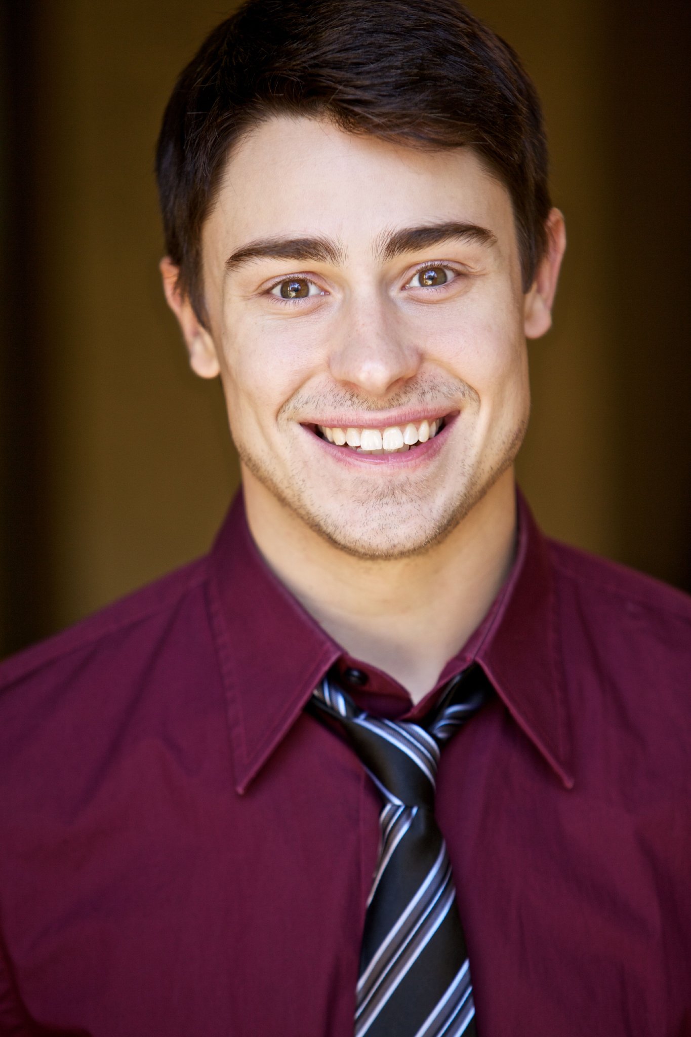 Фото - Пэриш Дилан: 1365x2048 / 256 Кб