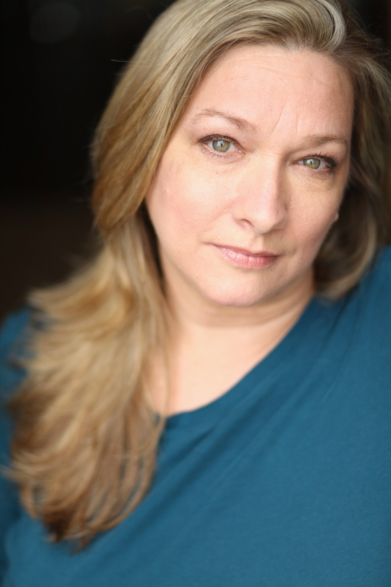 Фото - Дэзире Ледэт: 1365x2048 / 209 Кб