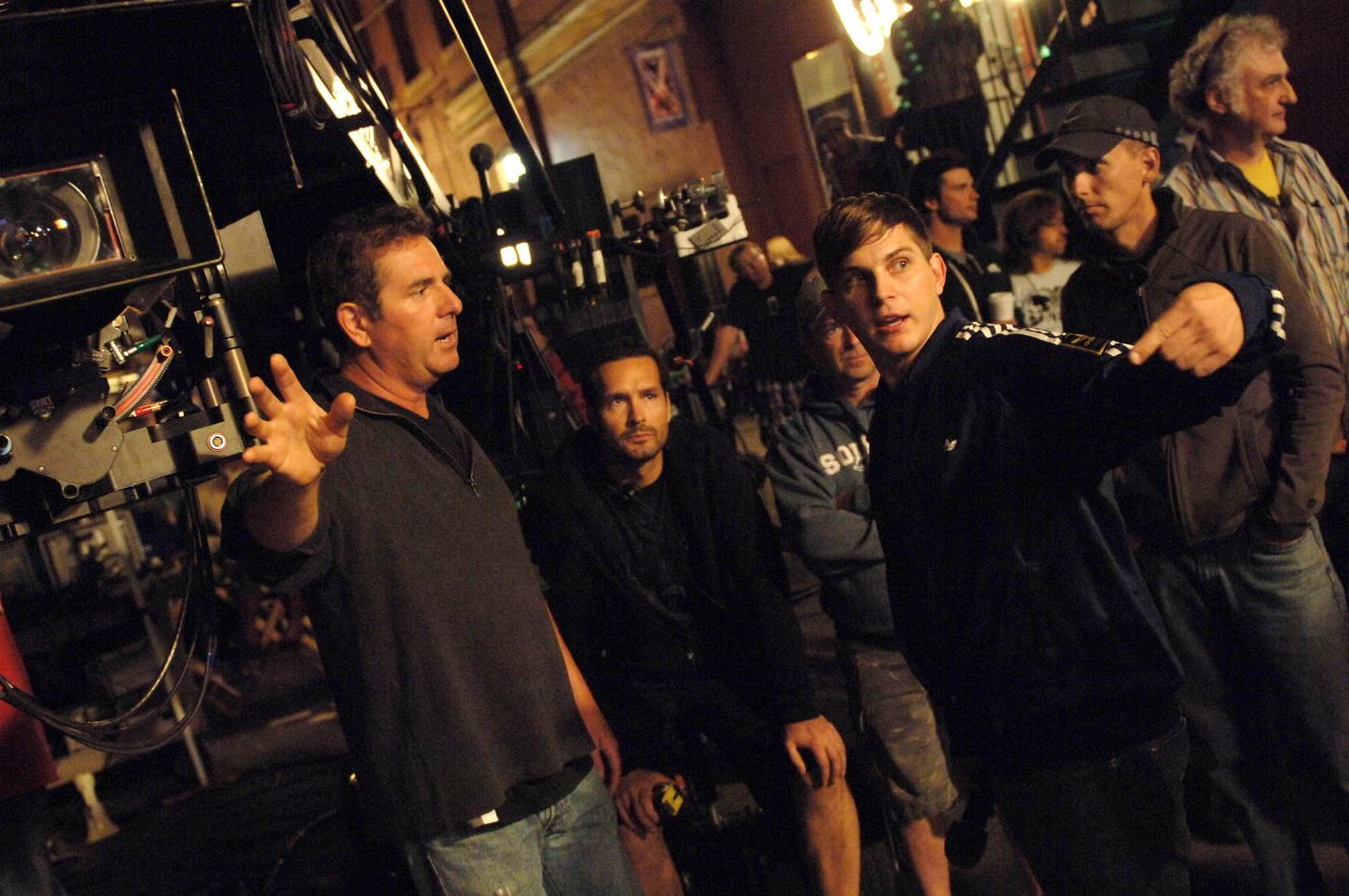 Фото - Пол Бекер: 1328x882 / 213 Кб