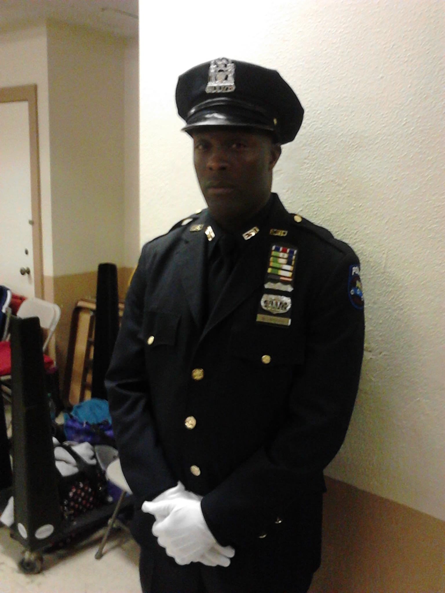 Фото - Джером Ро Брукс: 1536x2048 / 230 Кб