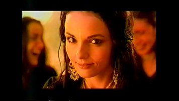 Фото - Ливия Милано: 356x201 / 11 Кб