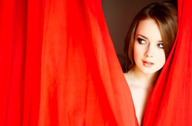 Фото - Элли МакДональд: 651x428 / 34 Кб