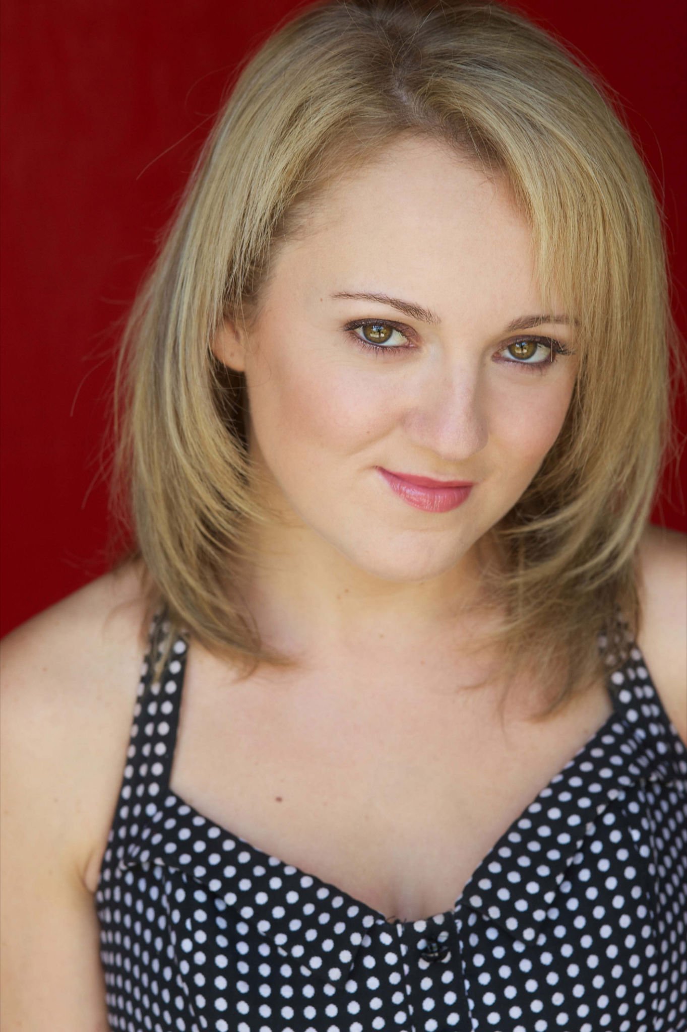 Фото - Дженнифер Пэйдж: 1363x2048 / 277 Кб