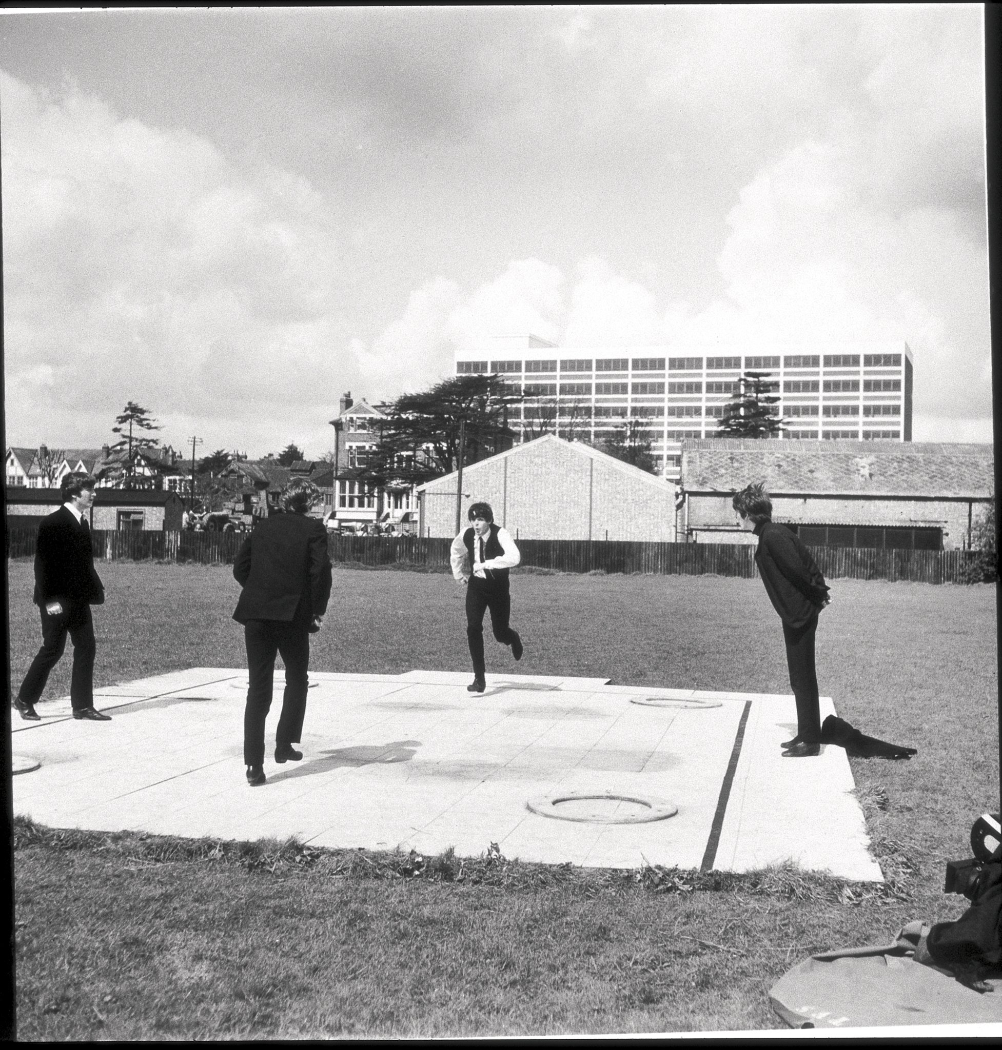 Фото - Джордж Харрисон: 1953x2048 / 856 Кб