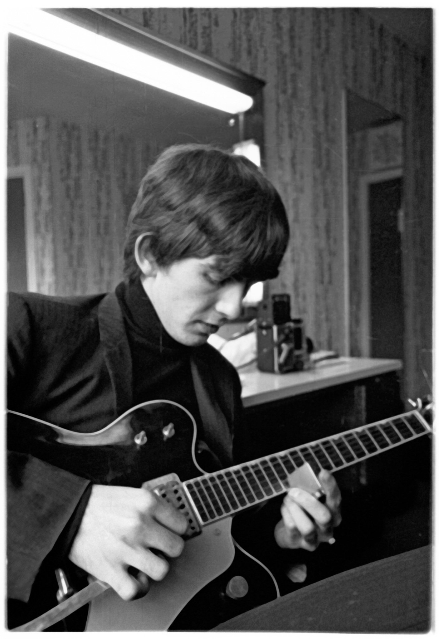 Фото - Джордж Харрисон: 1407x2048 / 284 Кб