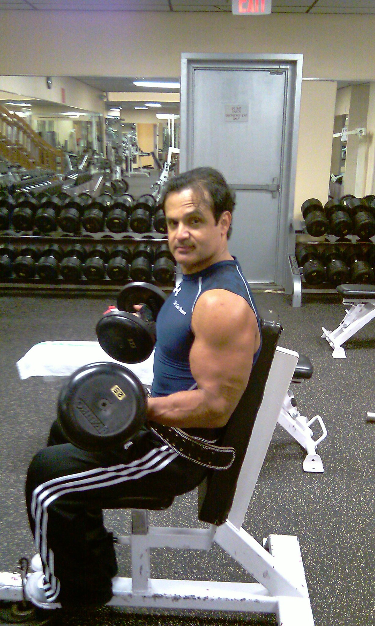 Фото - Энрике Чикас: 1226x2048 / 499 Кб