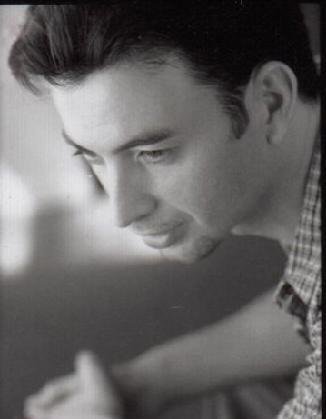 Фото - Дэн ДеЛука: 326x419 / 15 Кб