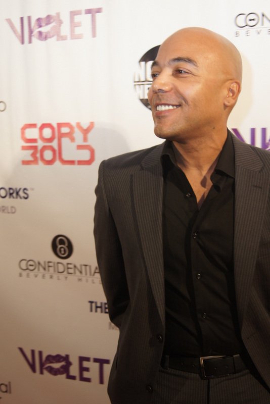 Фото - Энджел Оквендо: 534x800 / 44 Кб