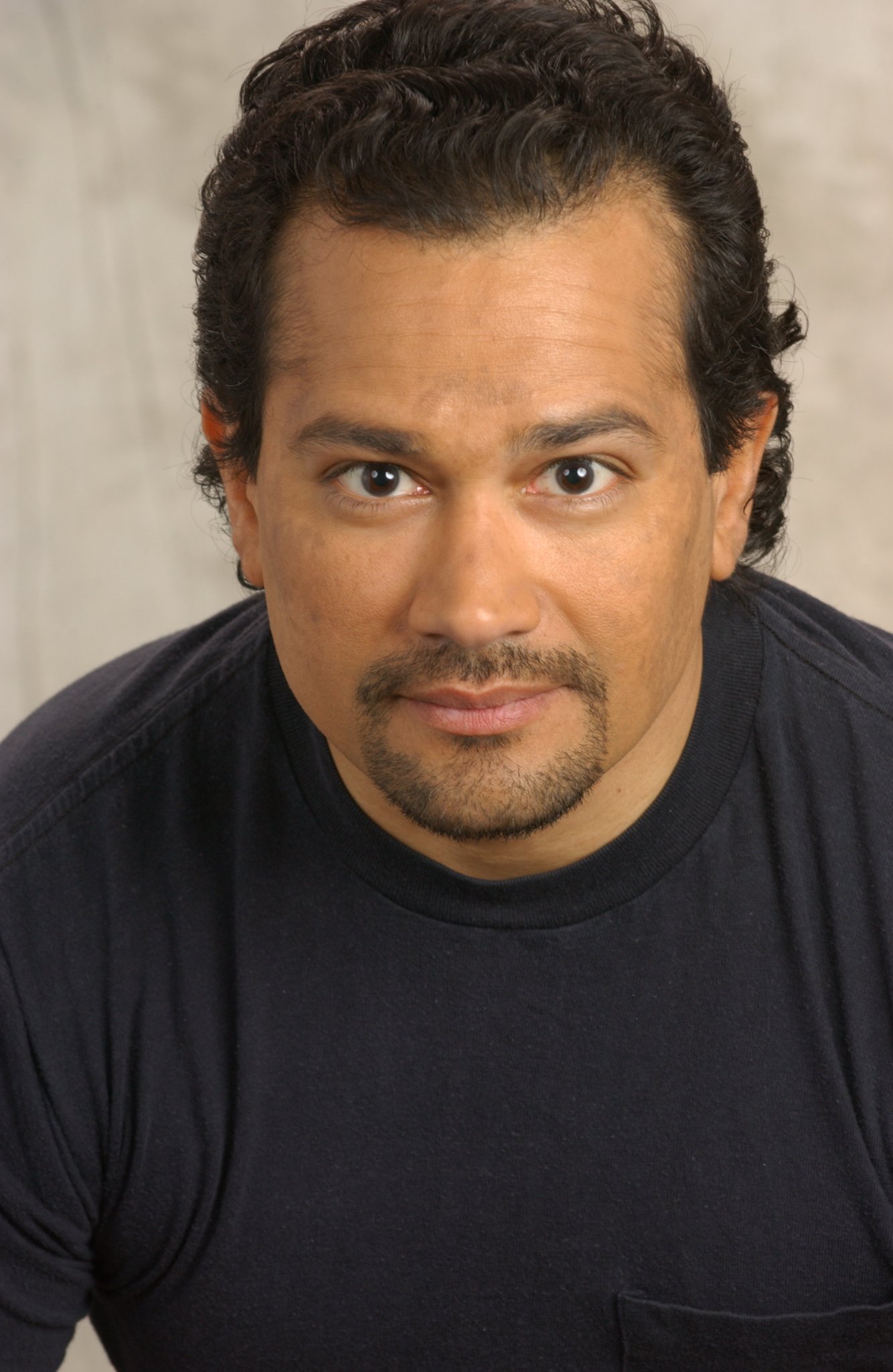 Фото - Тони Аламеда: 1334x2048 / 290 Кб