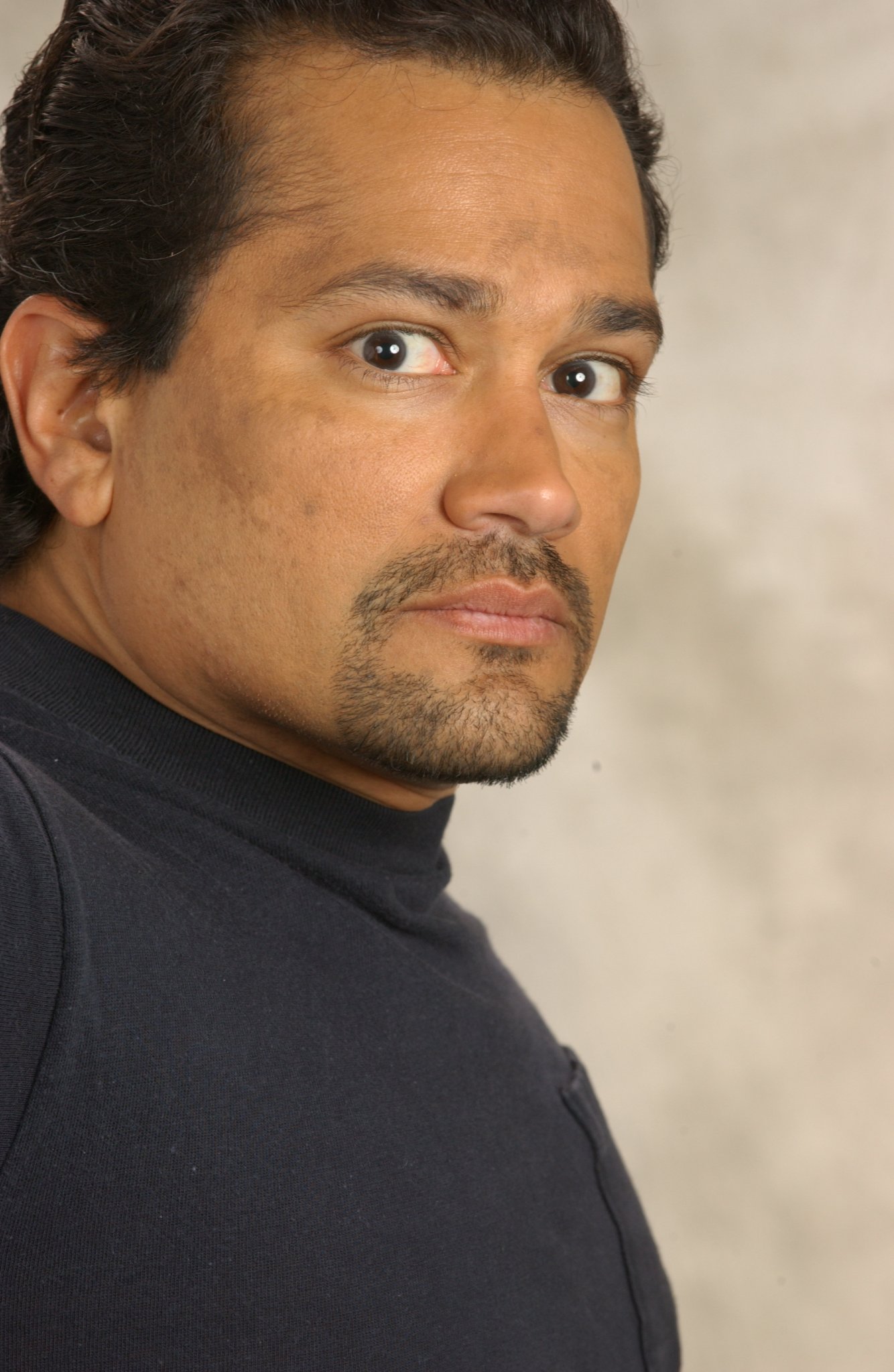 Фото - Тони Аламеда: 1334x2048 / 298 Кб