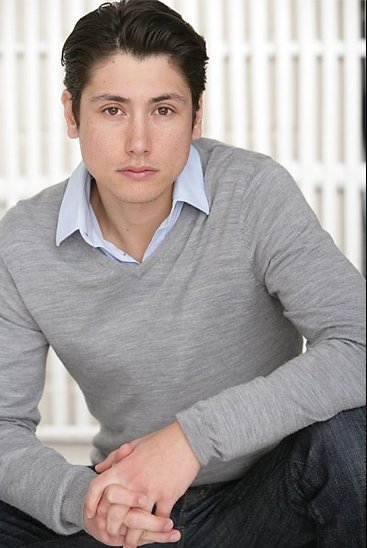 Фото - Джерман Де Леон: 367x548 / 39 Кб