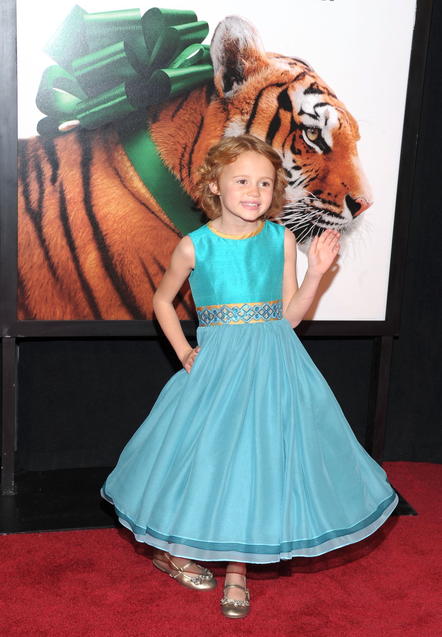 Фото - Мэгги Джонс: 1423x2048 / 511 Кб