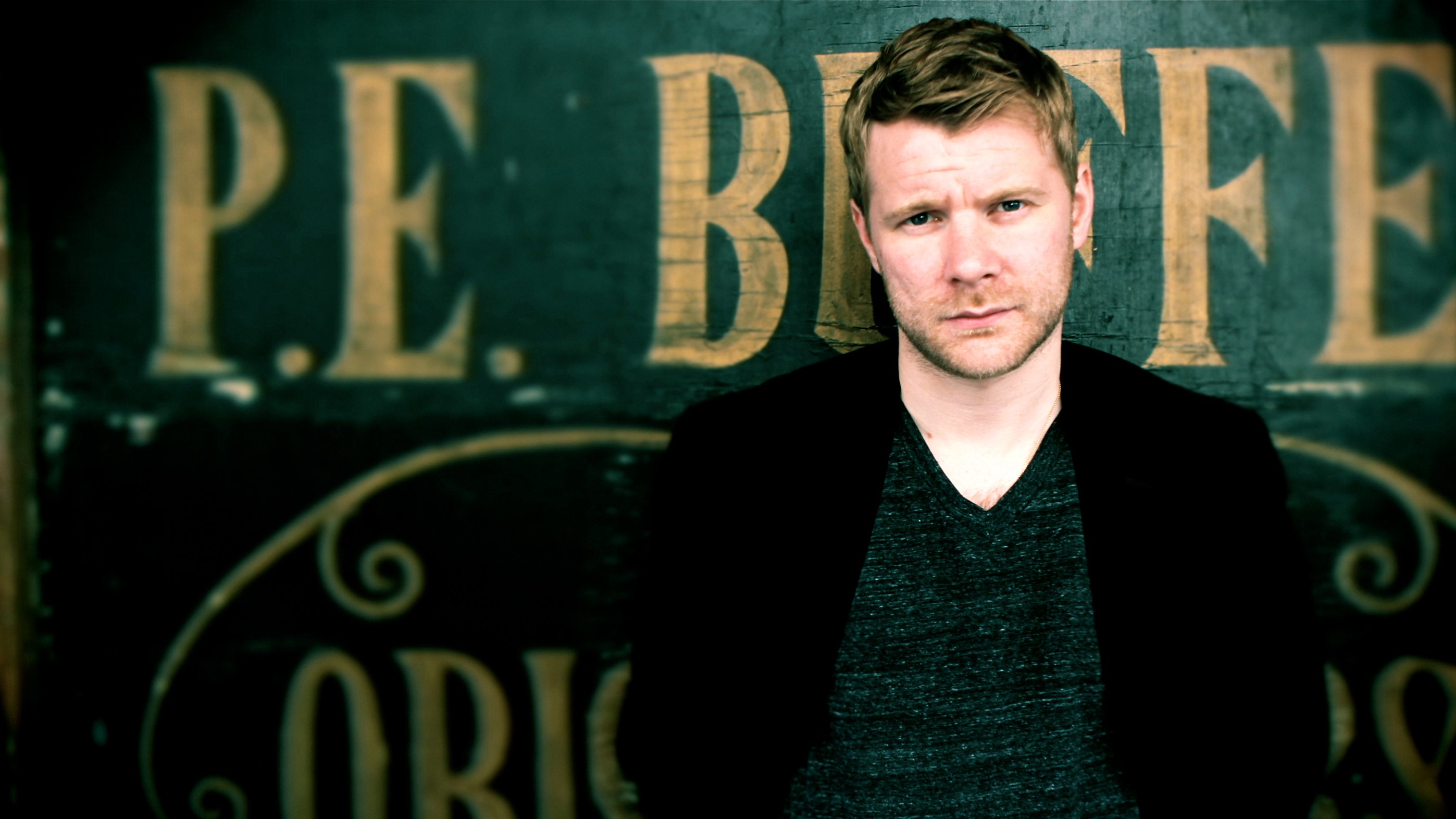 Фото - Кристофер Хатрэлл: 2795x1572 / 341 Кб