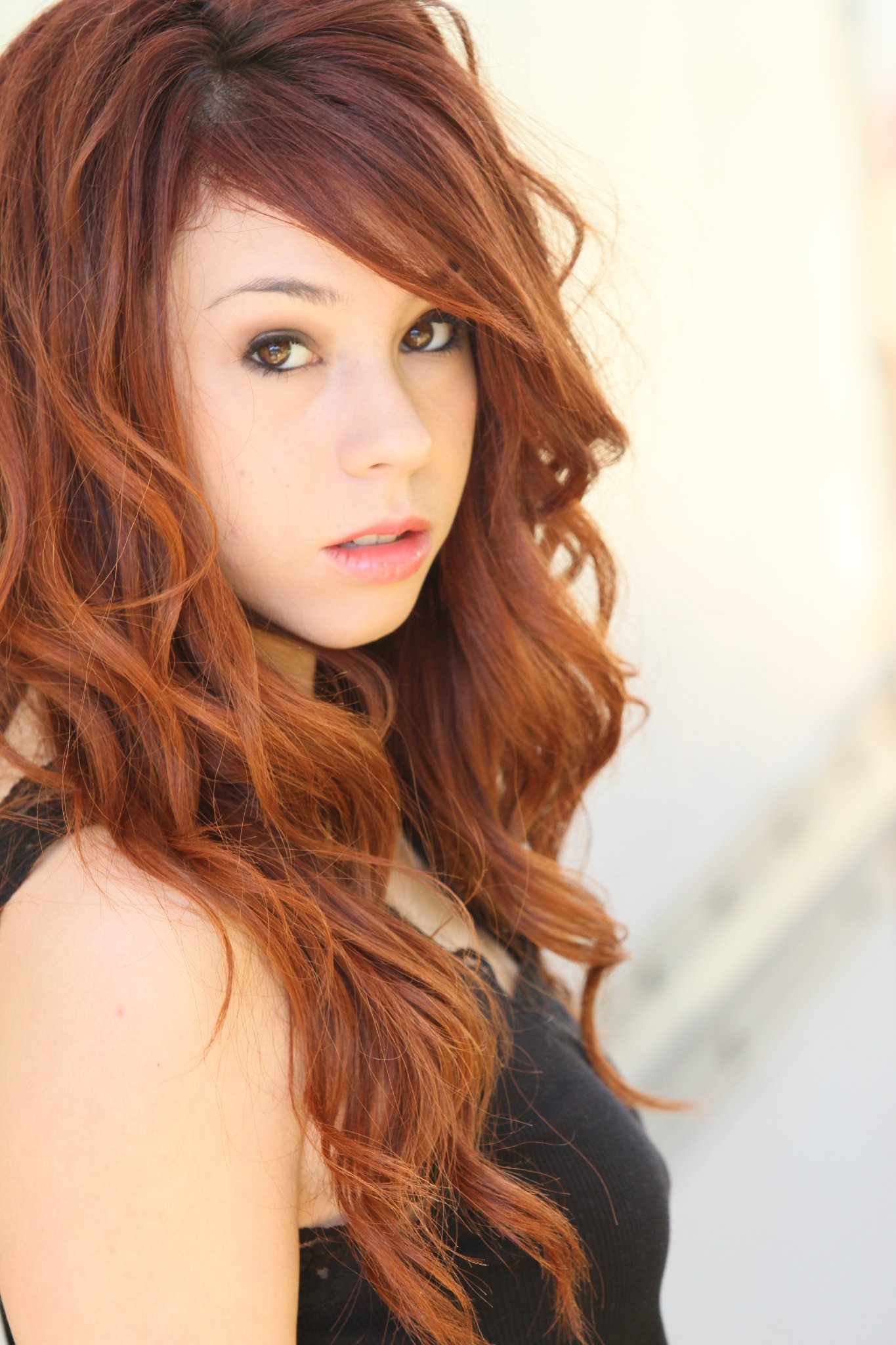 Фото - Джиллиан Роуз Рид: 1365x2048 / 331 Кб