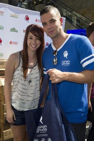 Фото - Джиллиан Роуз Рид: 319x480 / 30 Кб