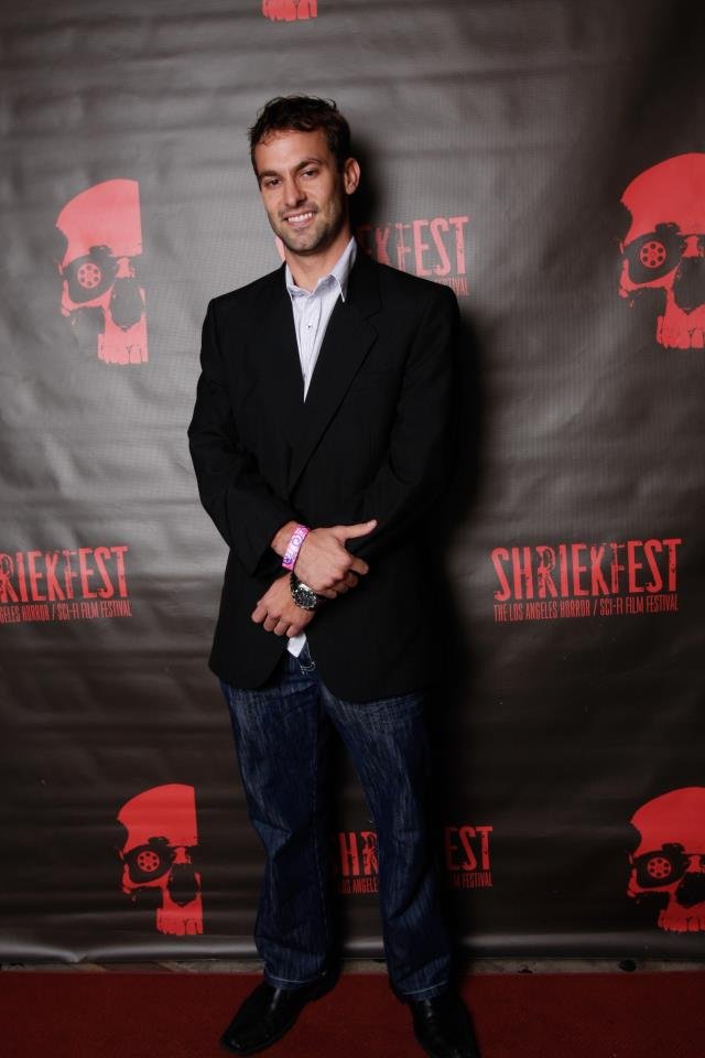 Фото - Шон Жерардо: 640x960 / 55 Кб