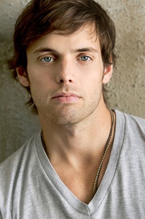 Фото - Джастин Мортеллити: 300x452 / 30 Кб