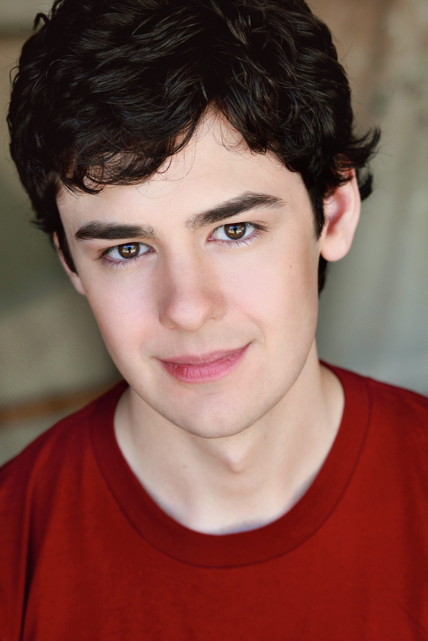 Фото - Брендан Робинсон: 1366x2048 / 247 Кб