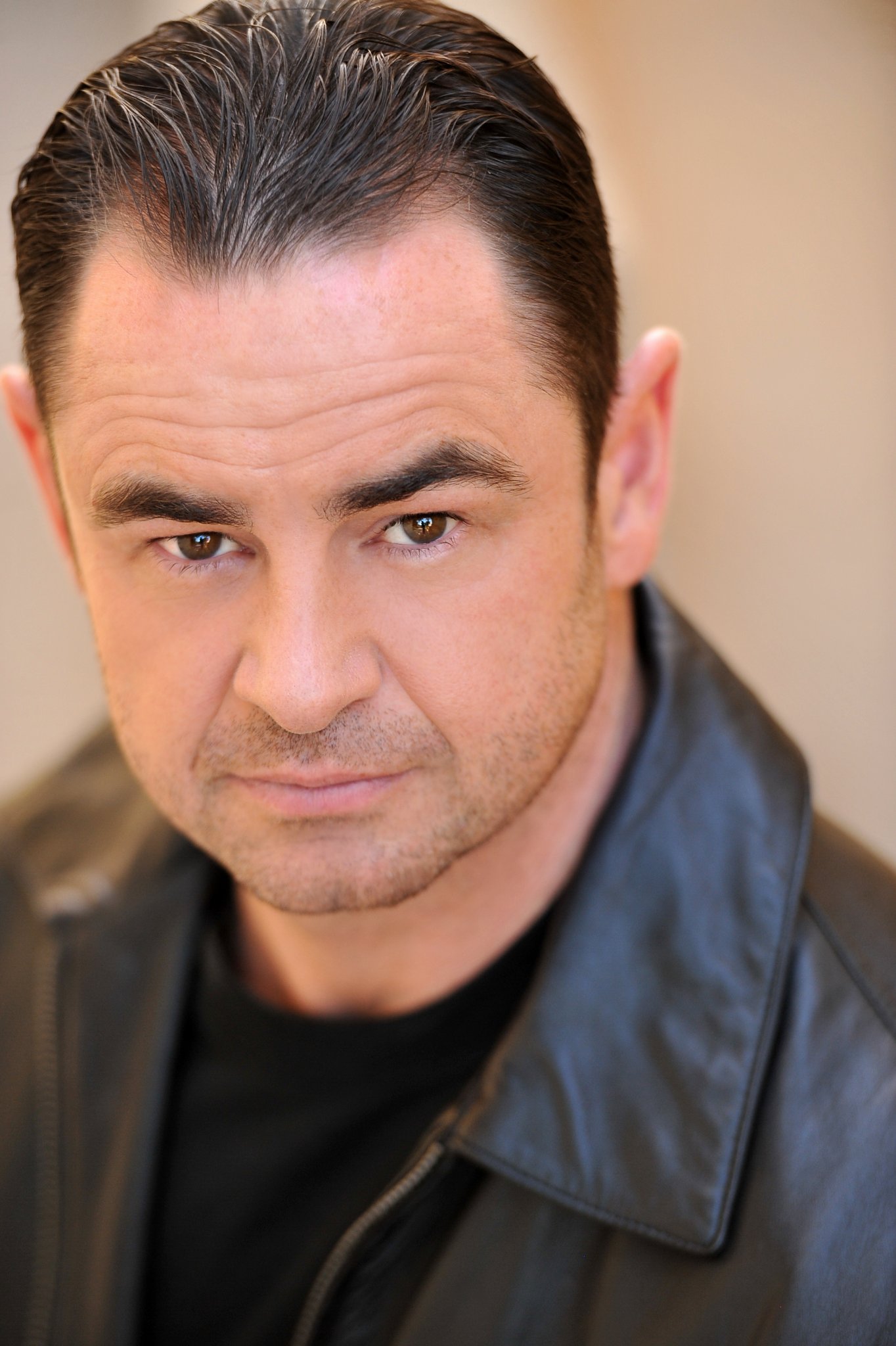 Фото - Гленн Кеог: 1364x2048 / 280 Кб