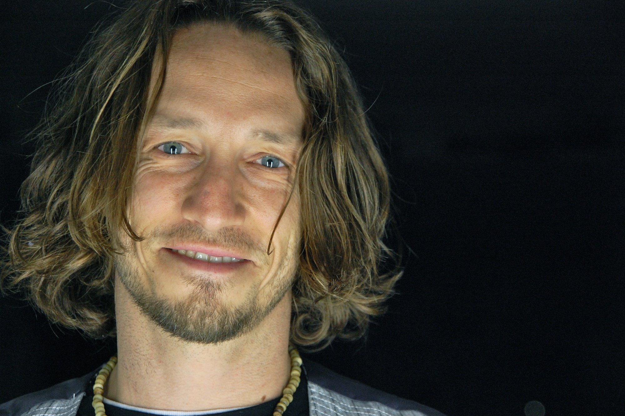 Фото - Брэдли Страйкер: 2000x1330 / 440 Кб