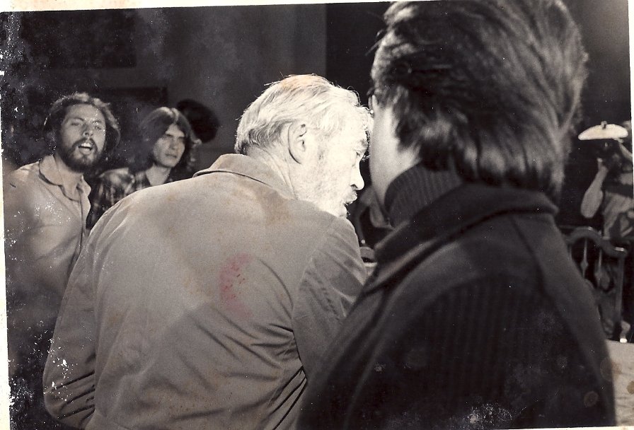 Фото - Мануэль Уррего: 896x608 / 100 Кб