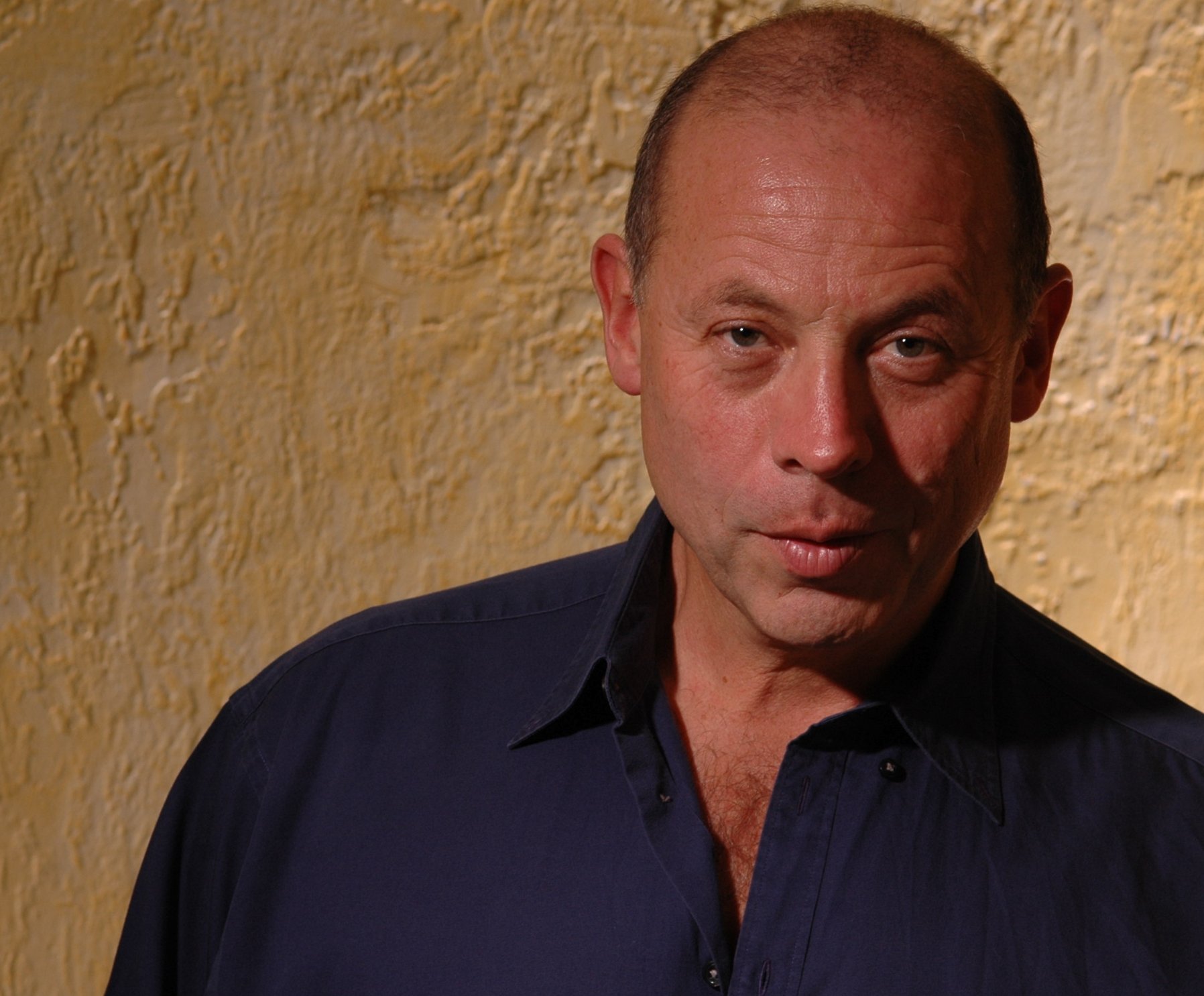 Фото - Мануэль Уррего: 1796x1486 / 272 Кб