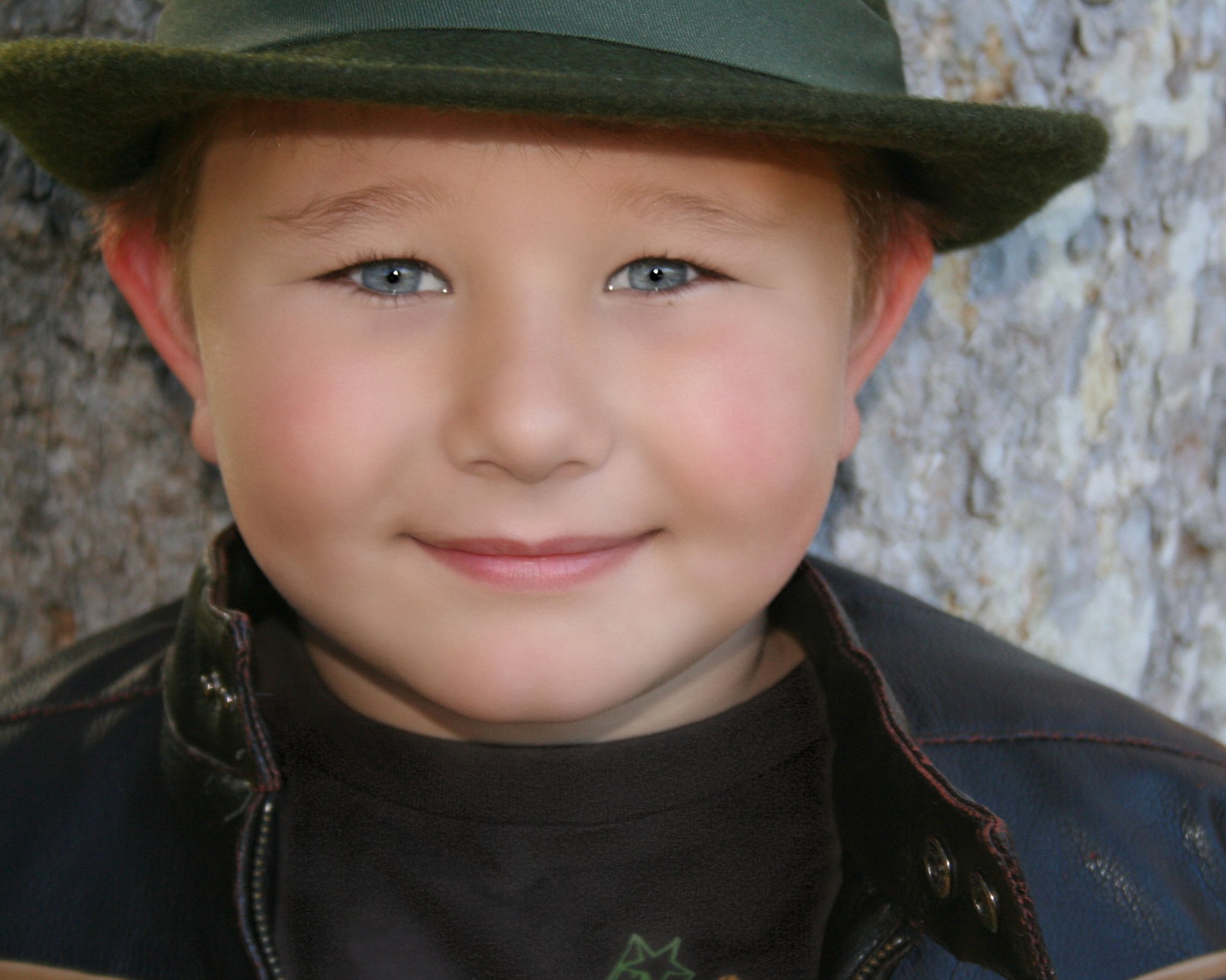 Фото - Аарон Захарий Филипс: 2277x1821 / 400 Кб