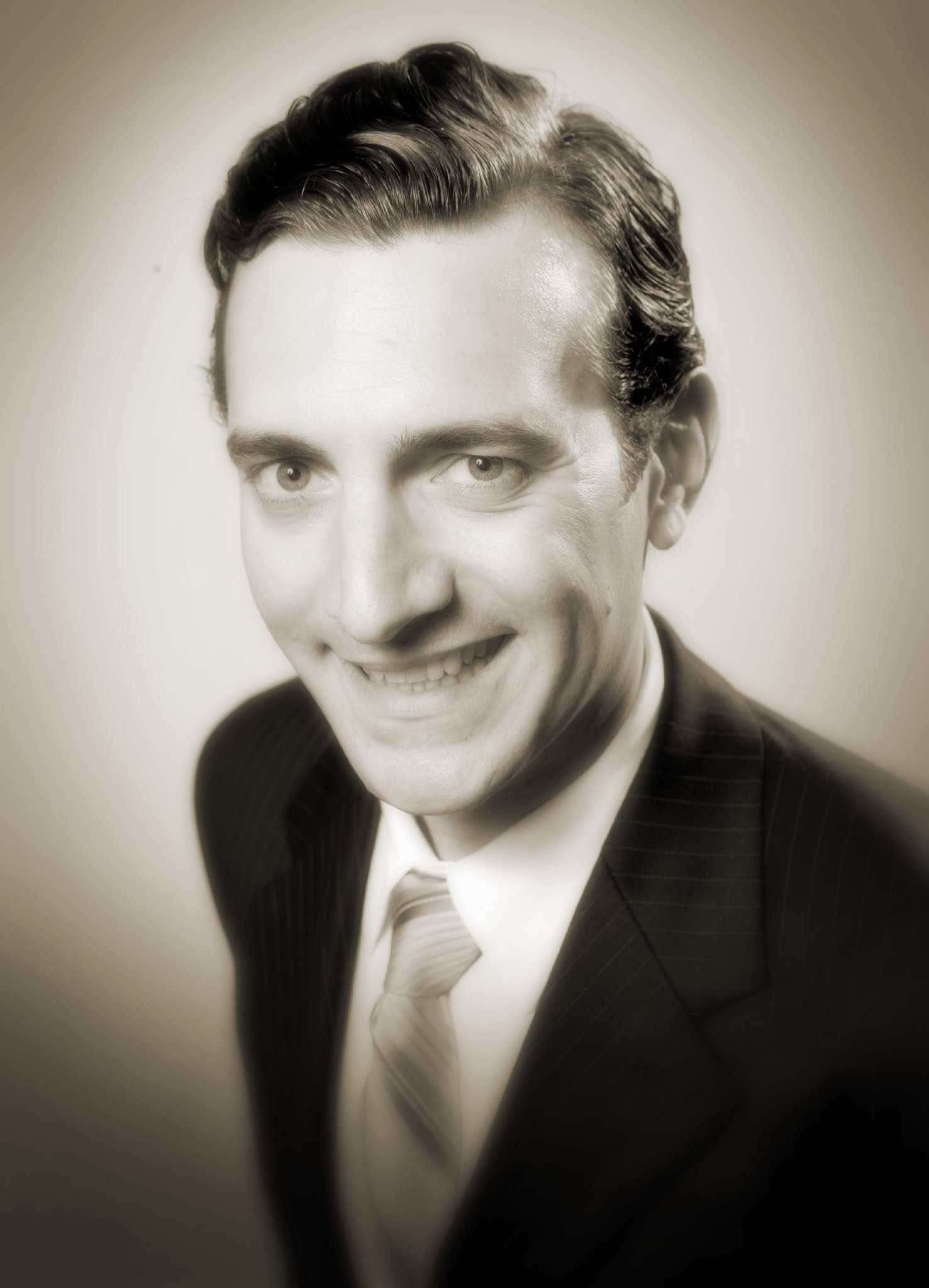 Фото - Ян Маккей: 1477x2048 / 188 Кб