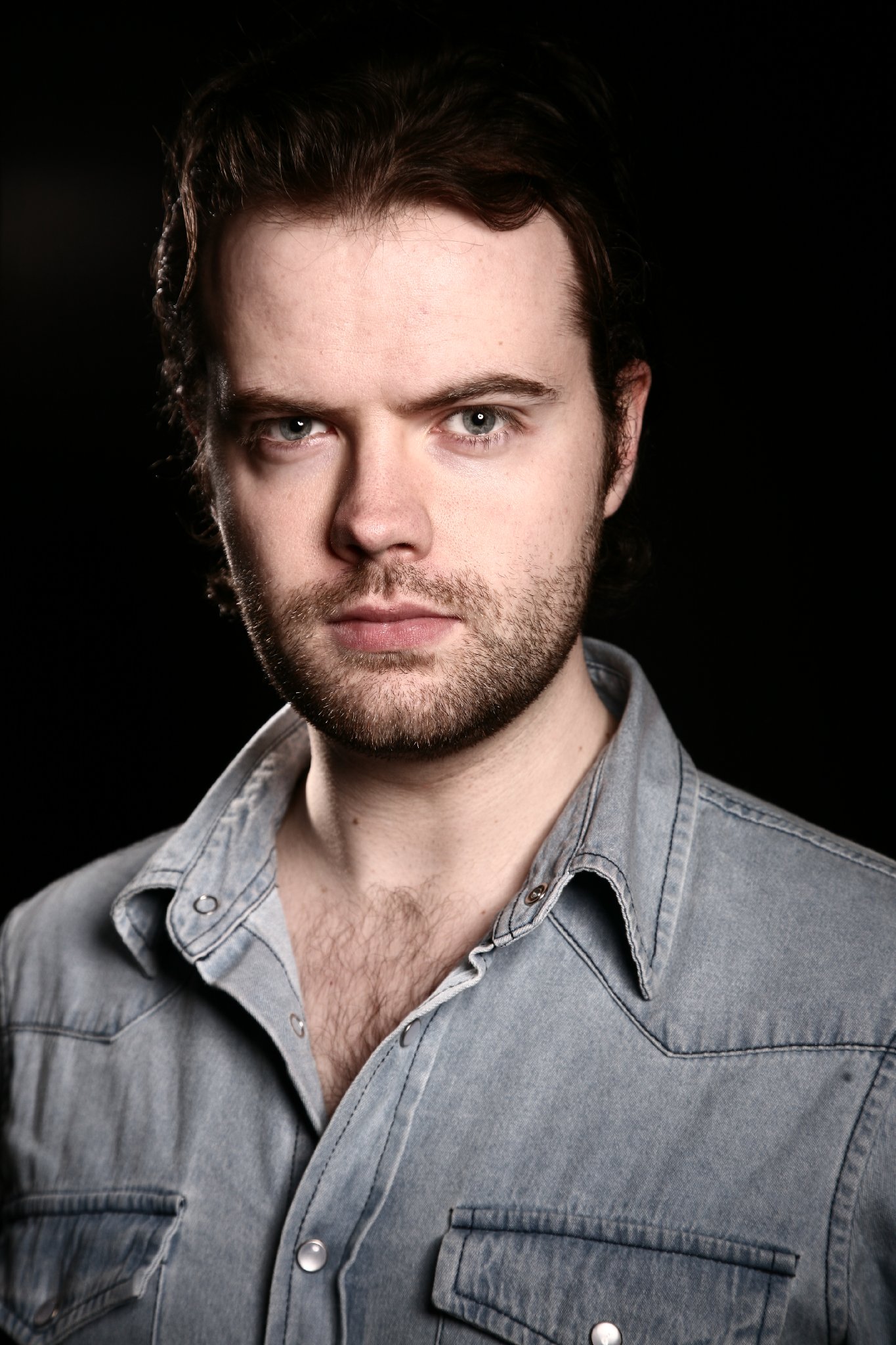 Фото - Даррил Кинселла: 1365x2048 / 368 Кб