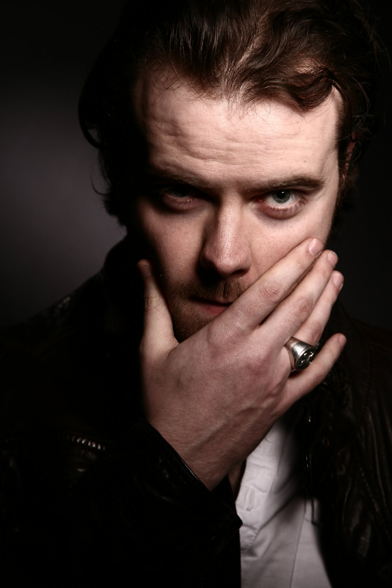 Фото - Даррил Кинселла: 1365x2048 / 237 Кб