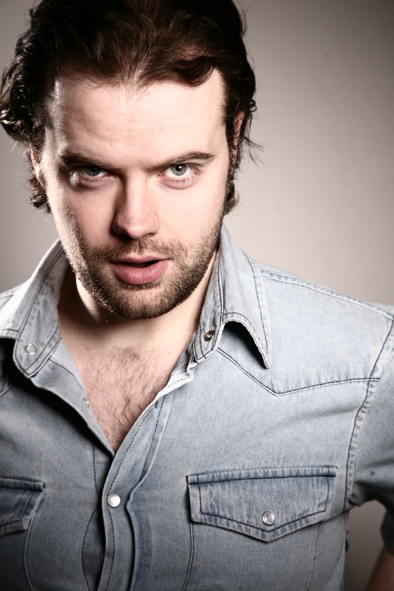 Фото - Даррил Кинселла: 1365x2048 / 436 Кб