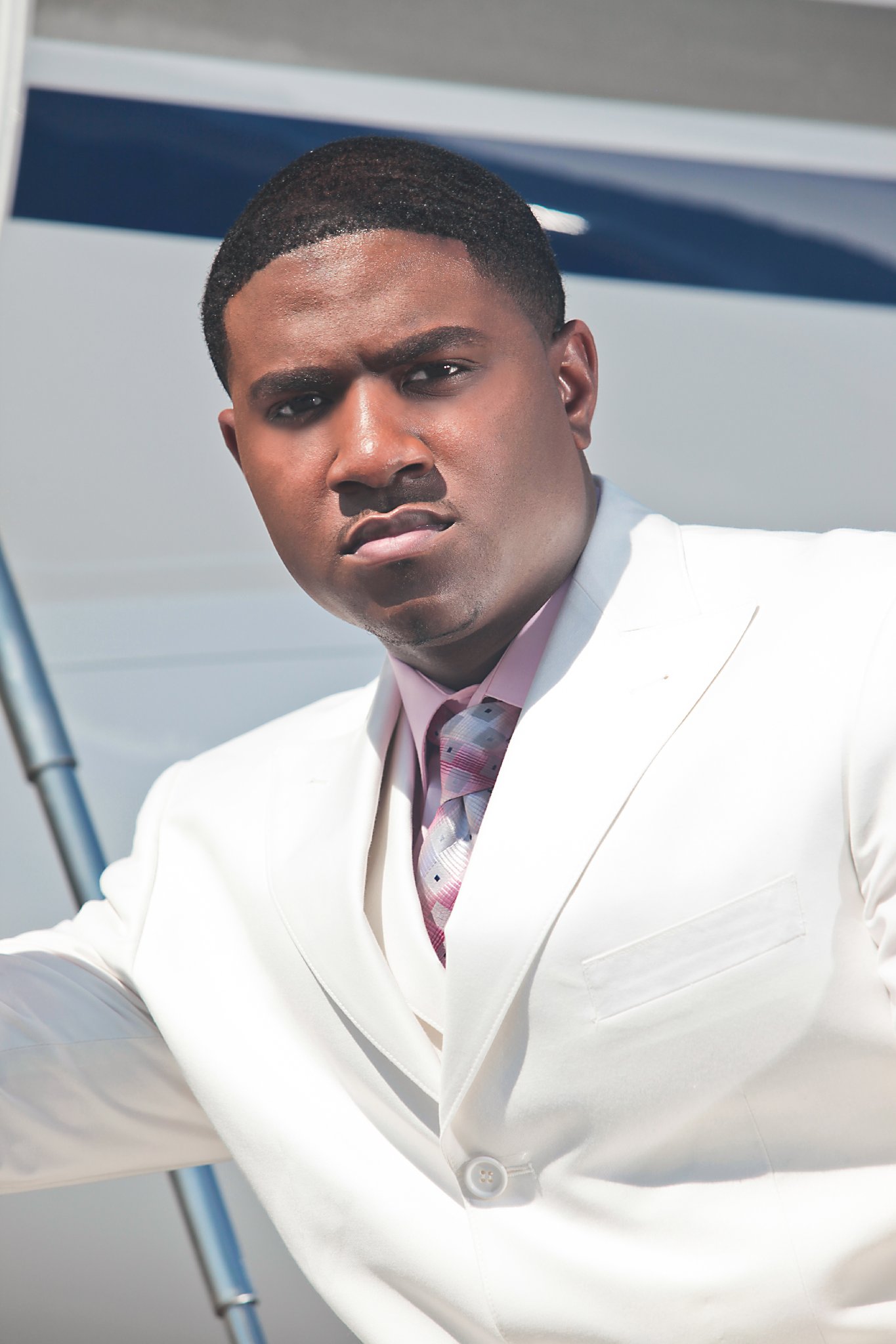 Фото - Джастин М. Бойд: 1365x2048 / 205 Кб