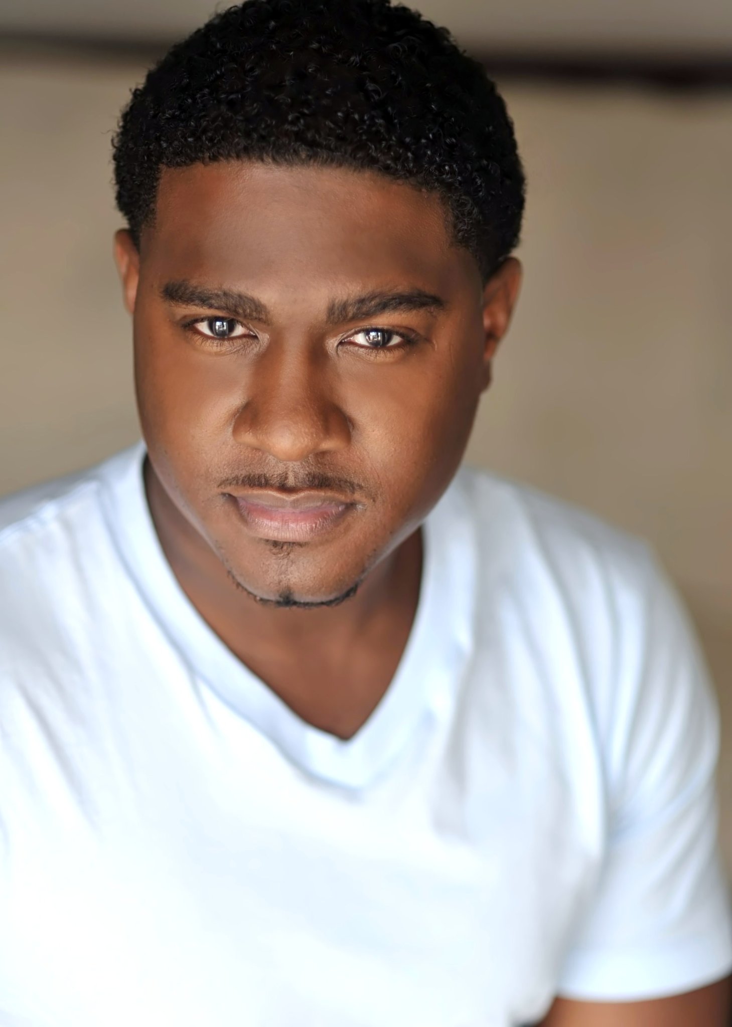 Фото - Джастин М. Бойд: 1459x2048 / 168 Кб