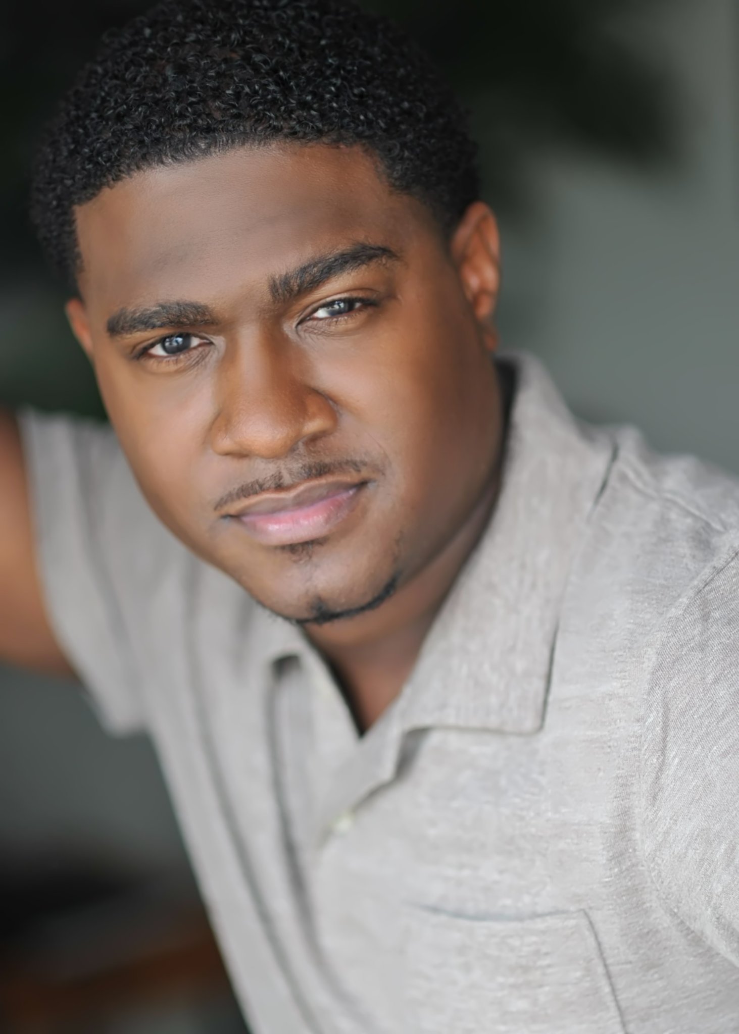 Фото - Джастин М. Бойд: 1463x2048 / 192 Кб