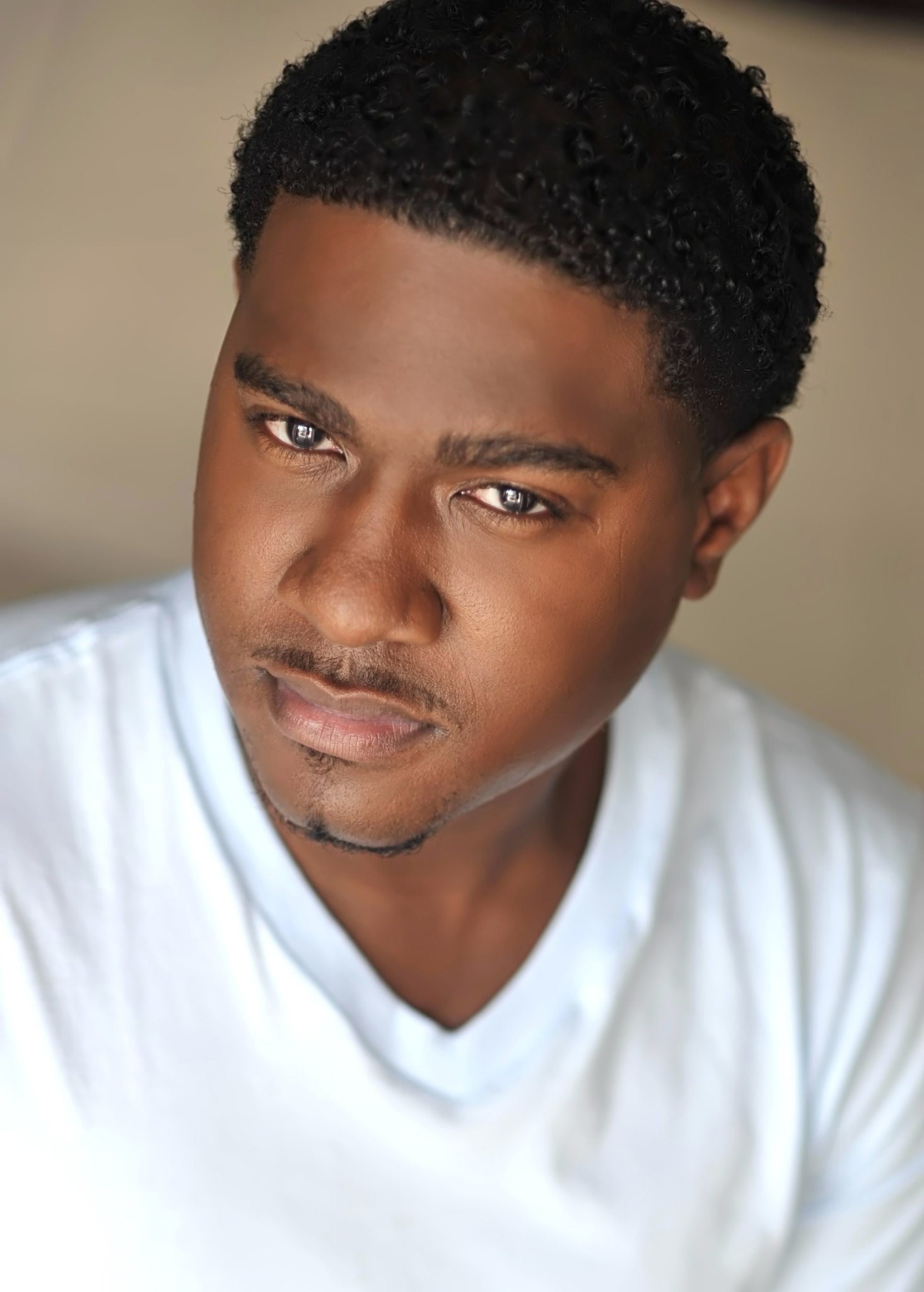 Фото - Джастин М. Бойд: 1465x2048 / 184 Кб