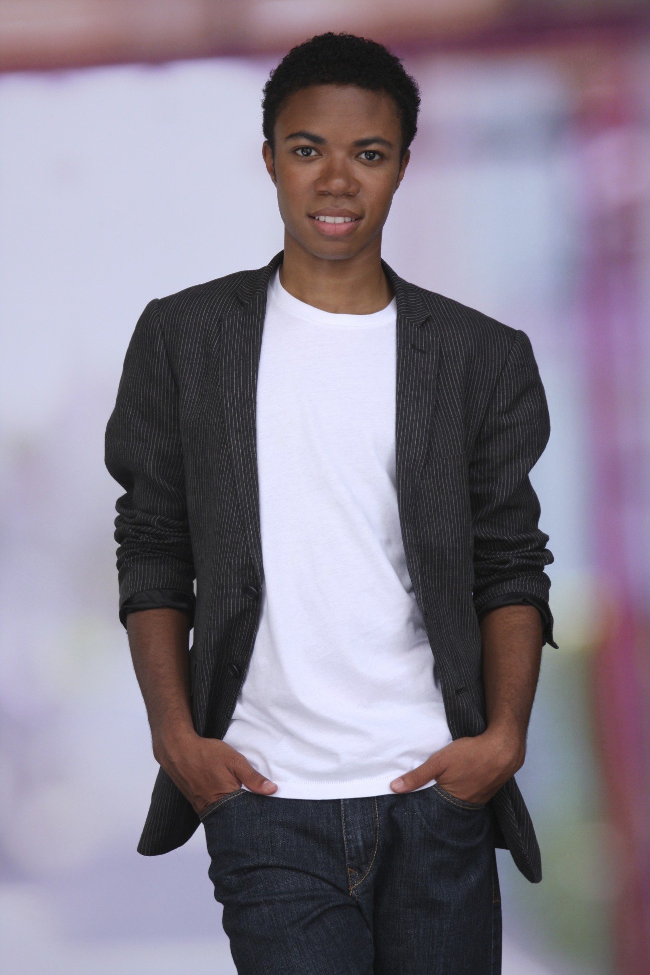 Фото - Джеймс Бело: 1296x1944 / 266 Кб