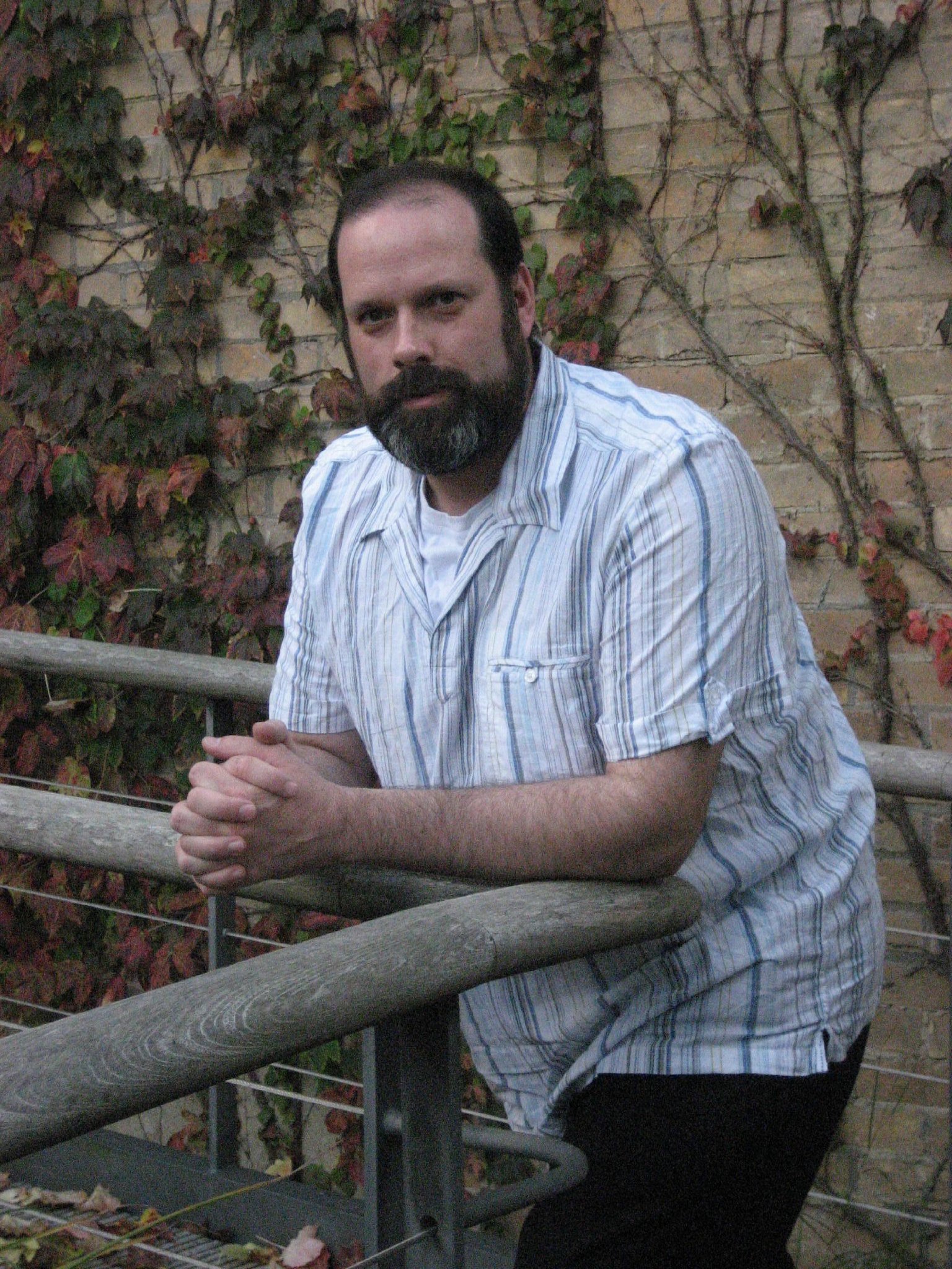 Фото - Шон Лукас: 1536x2048 / 746 Кб