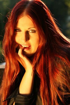 Фото - Эмили Скули: 300x450 / 34 Кб