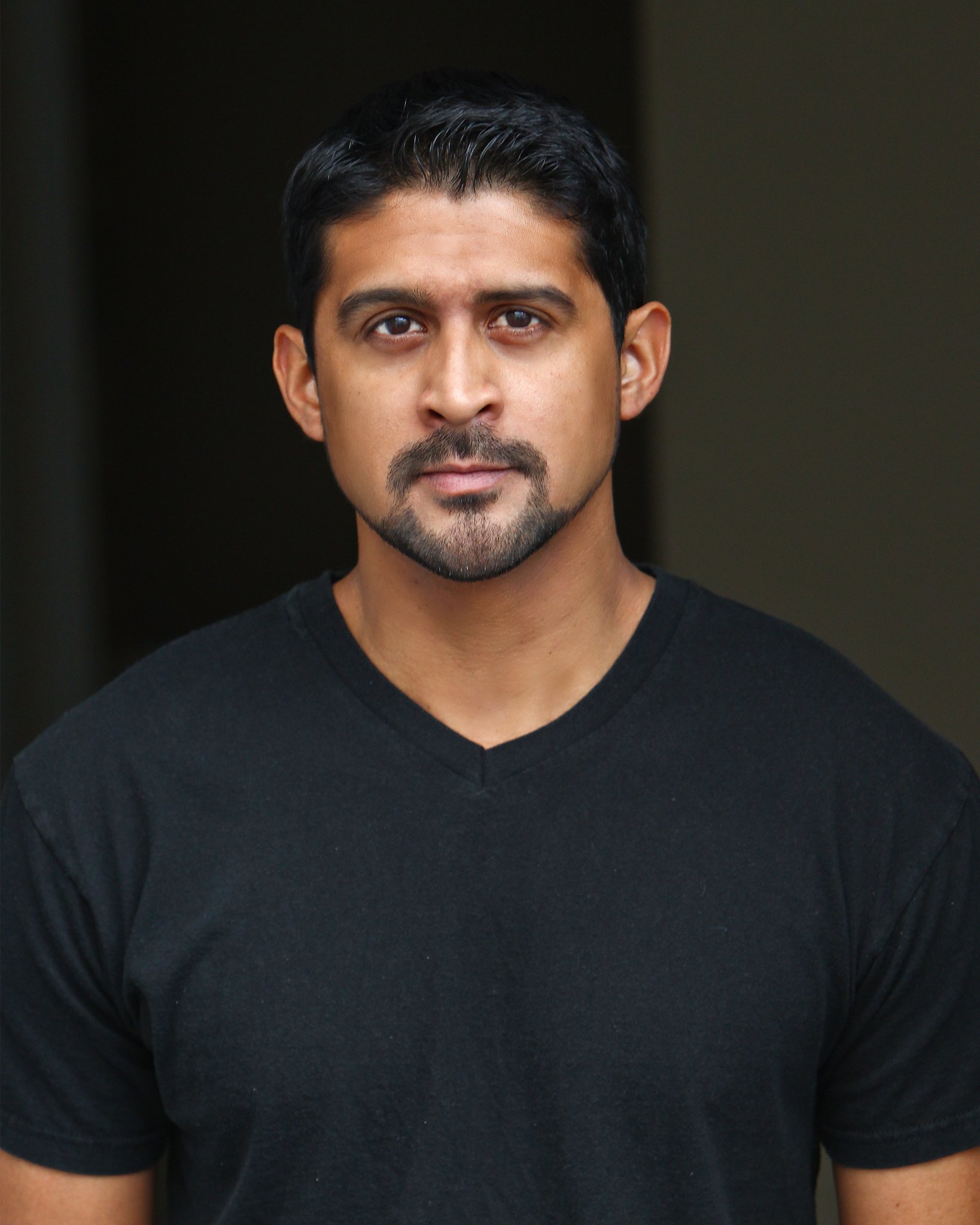 Фото - Эрик Салазар: 1638x2048 / 275 Кб