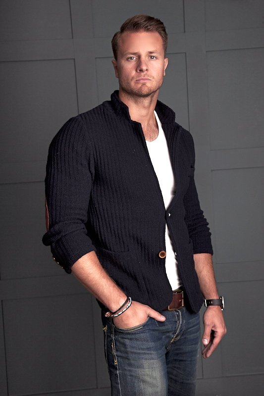 Фото - Бобби Холлэнд Хэнтон: 533x800 / 56 Кб