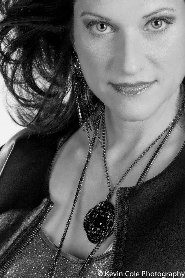 Фото - Дженнифер Руссоли: 639x960 / 119 Кб