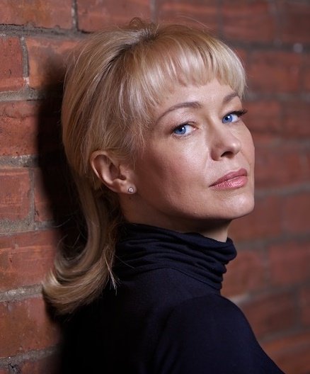 Фото - Иоланта Моджисей: 438x528 / 36 Кб