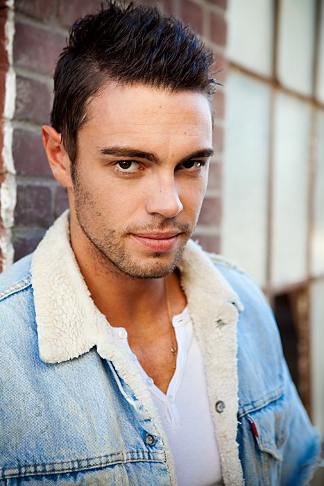 Фото - Томми О'Рилли: 467x700 / 71 Кб