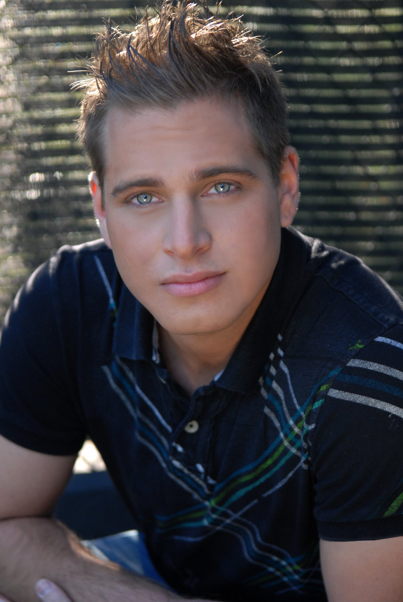 Фото - Джошуа Лассман: 1371x2048 / 297 Кб