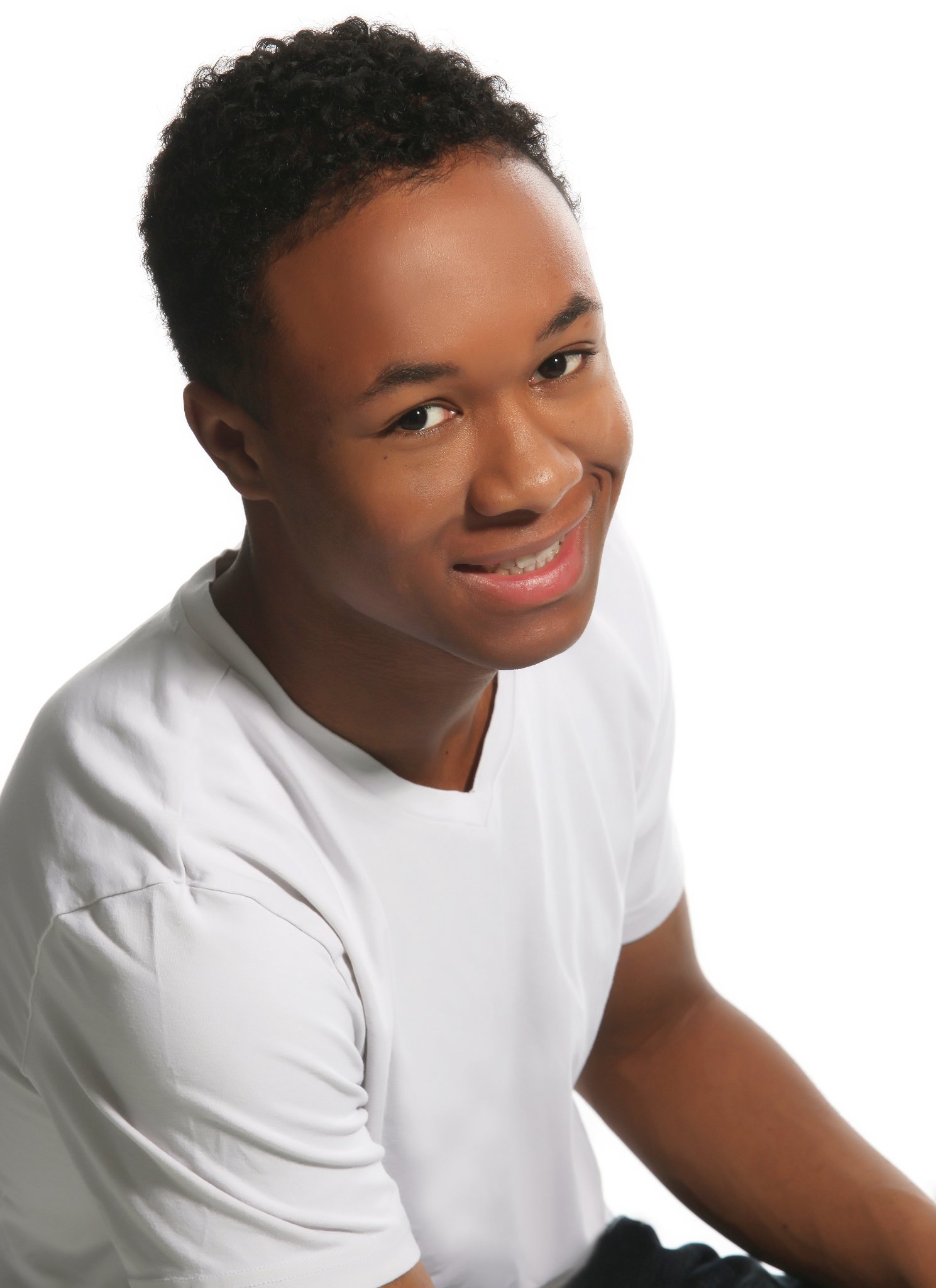 Фото - Джош Гилберт: 1489x2048 / 194 Кб