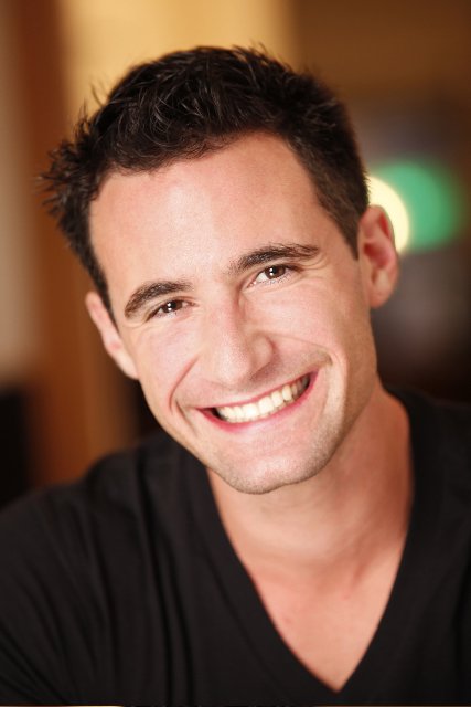 Фото - Майкл Гуччиардо: 427x640 / 32 Кб