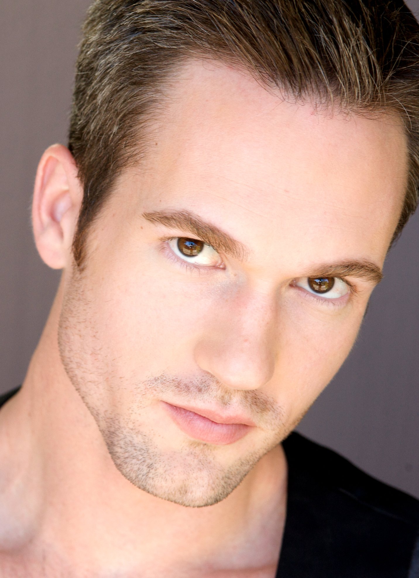 Фото - Кайл Дэвид Пирс: 1432x1977 / 345 Кб