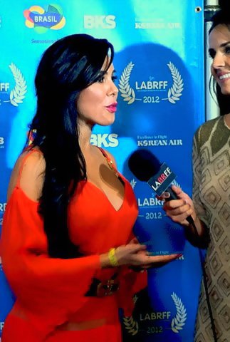 Фото - Лора Соарес: 323x480 / 35 Кб