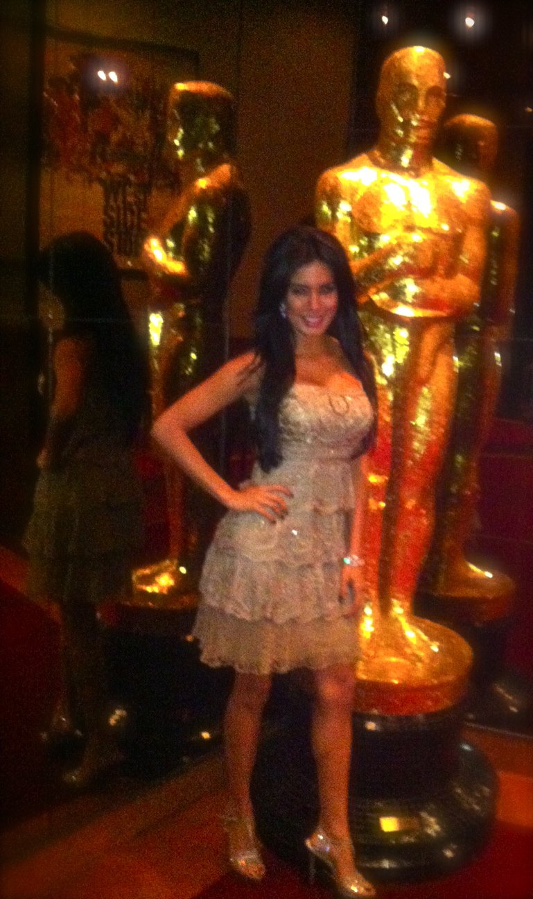 Фото - Лора Соарес: 769x1296 / 185 Кб